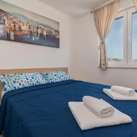 Adriana Apartment *