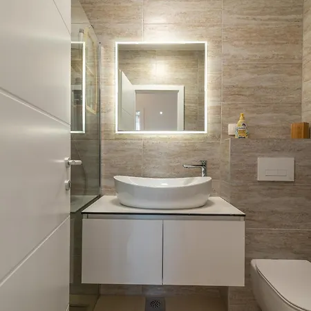 شقة Adriana تروغير